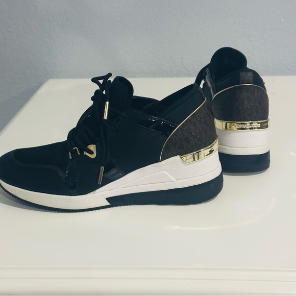 Michael Kors women’s tennis shoes black and brown - Picture 2 of 5